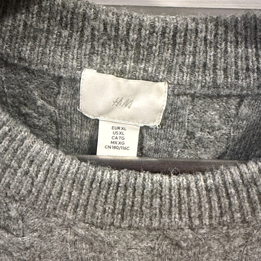 H&M XL grey sweater - Picture 2 of 4